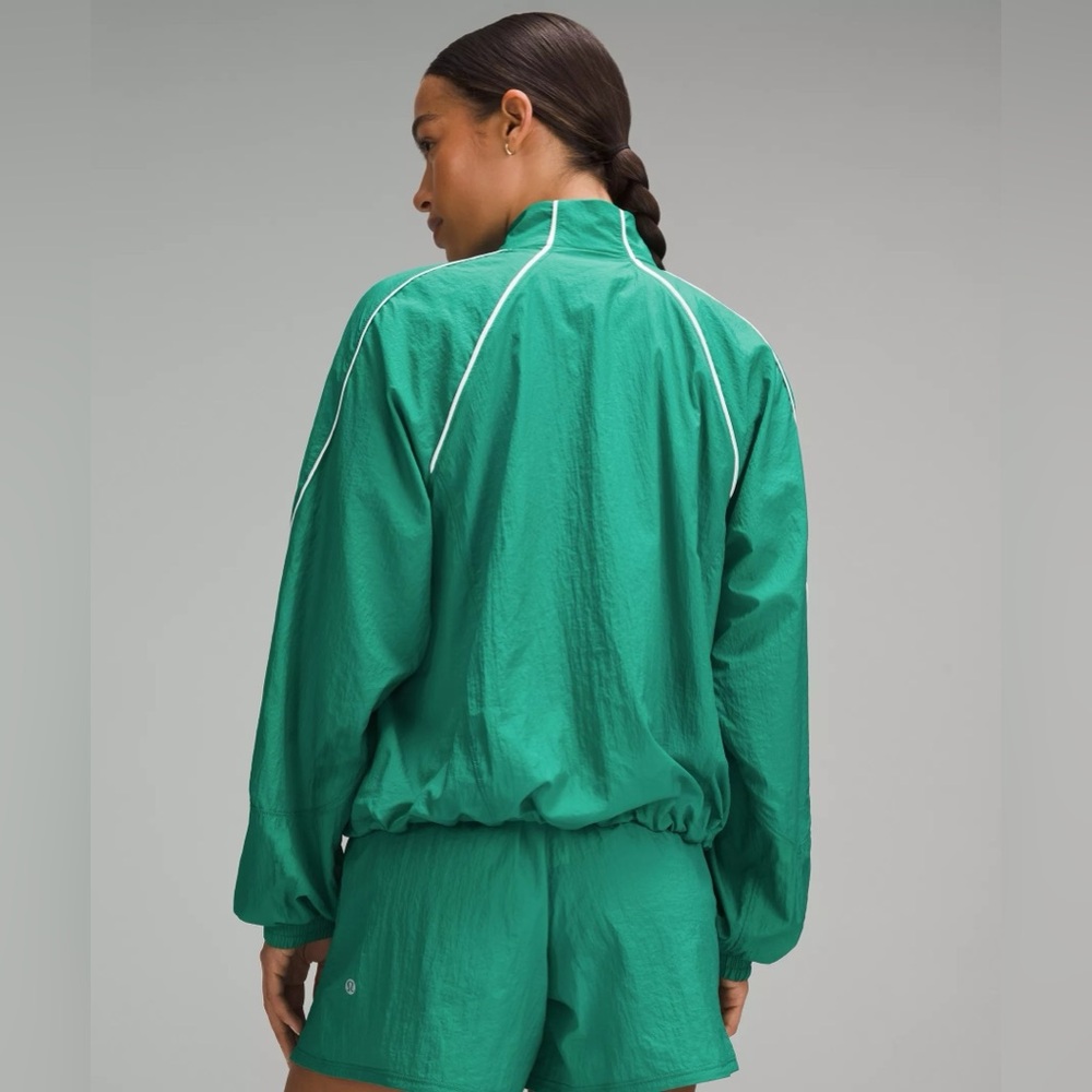 Lululemon License to Train Lightweight Jacket in Cascadia Green - Picture 2 of 13